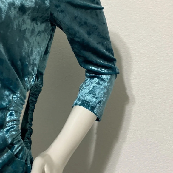 Everly NWT Turquoise Crushed Velvet Side Cutout Dress Size S - Picture 8 of 8